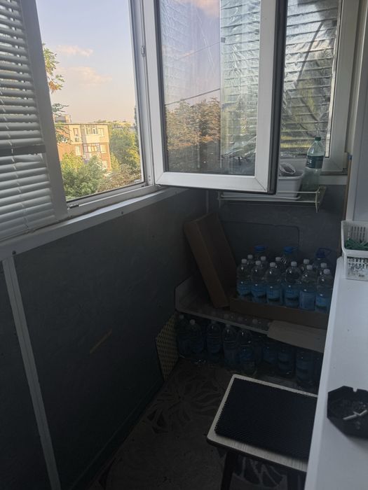 Три кімнатна квартира , 5-6 чоловік .