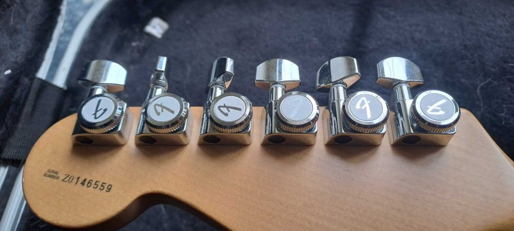 Fender Stratocaster American Standard, rocznik 2000 - z dodatkami !