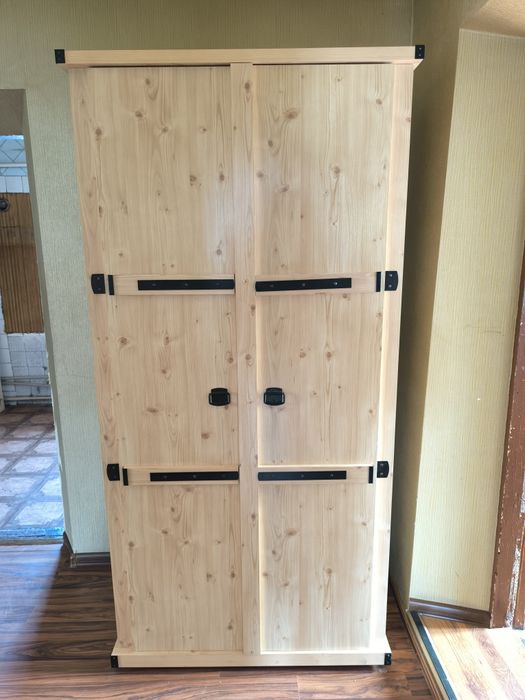 Шкаф для одежды . Состояние нового.