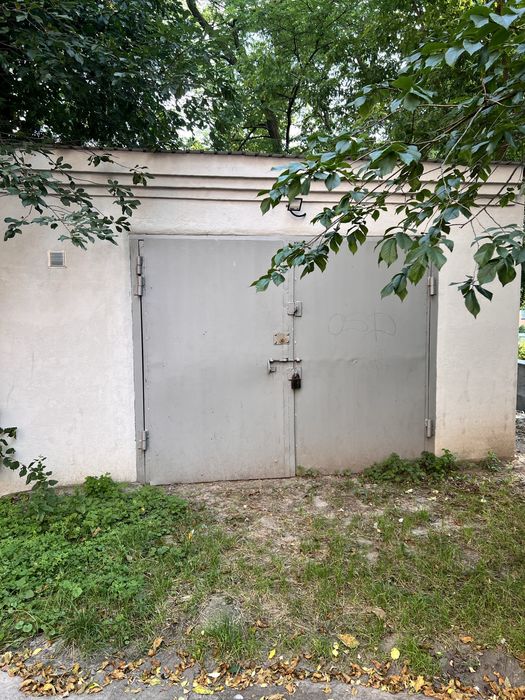 Гараж з зарядним для електро мобіля Соборна,3