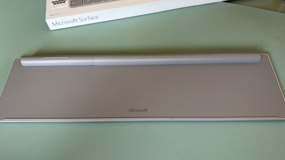 Teclado Bluetooth Microsoft Surface Keyboard