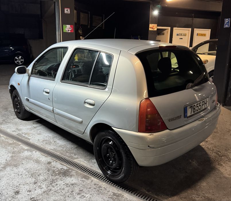 Renault Clio II - 1200 Gasolina foto 3