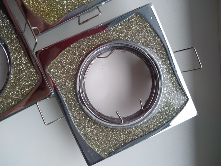 Продам світильники точечні