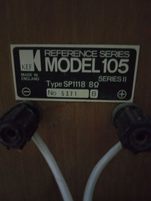 Colunas de Som KEF 105*