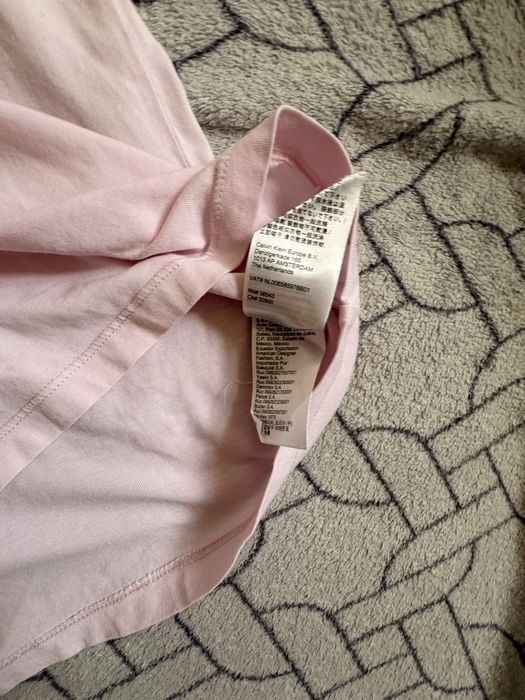 Продам фудболку чоловічу від бренду Calvin Klein