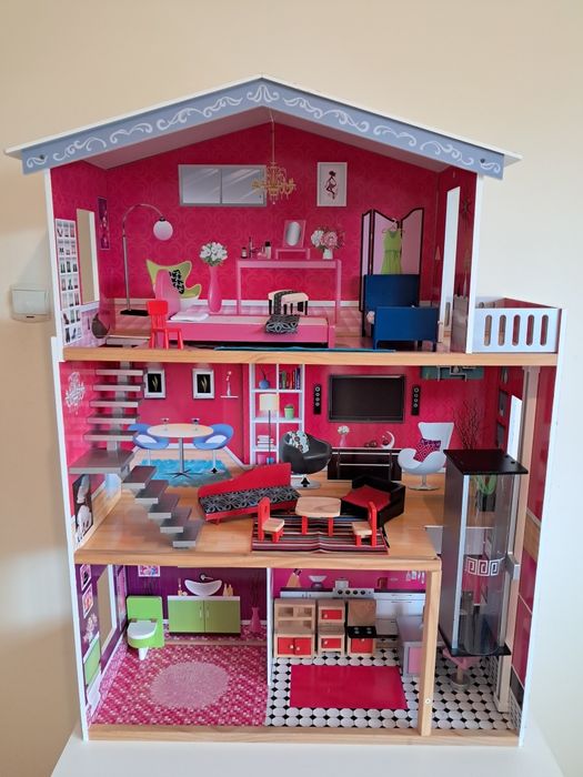 Duży domek dla lalek