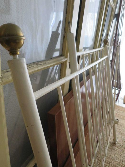 Cama antiga em ferro