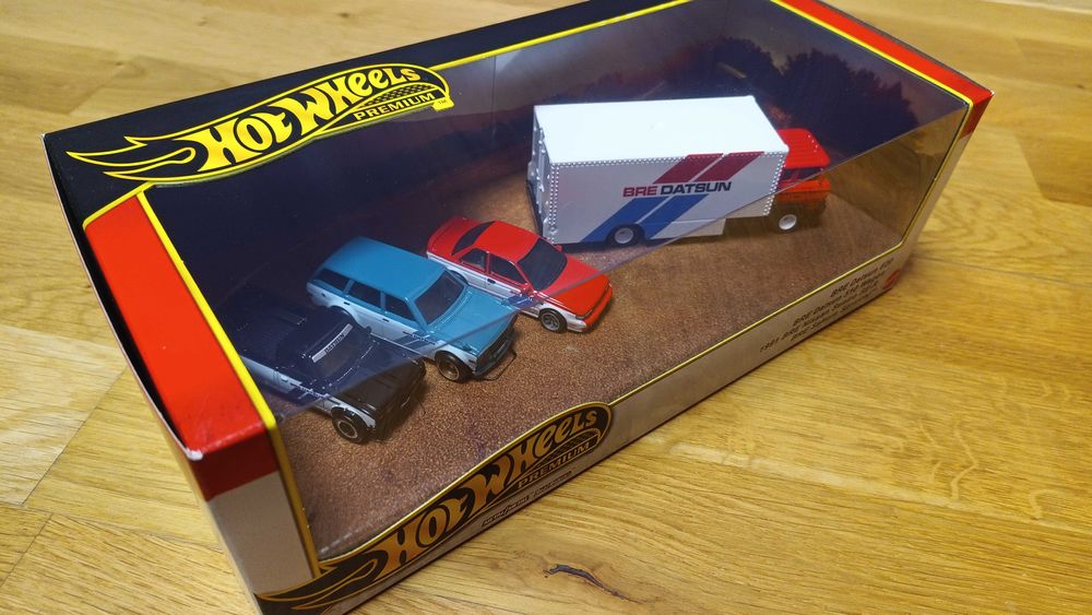 Hot Wheels Premium Nissan / Datsun / Хот Вілс Преміум Діорама