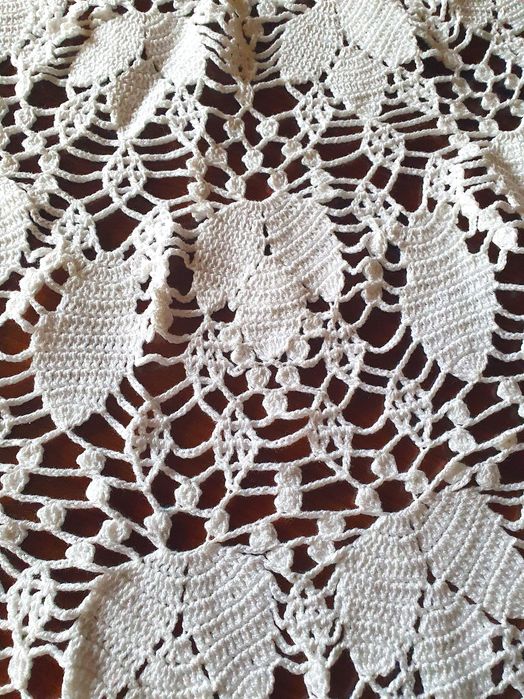 Toalha redonda de croché em algodão branco