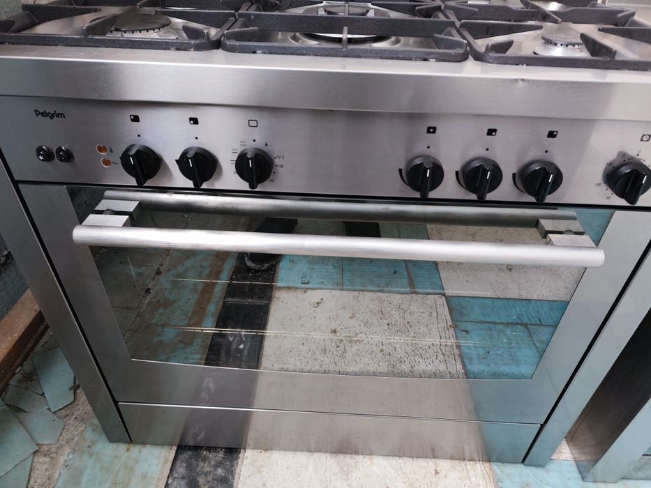 Професійна газова плита на 5 камфорок