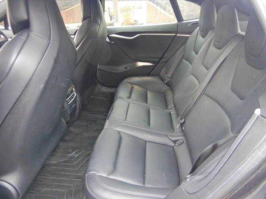 Tesla Model S 90D      2017