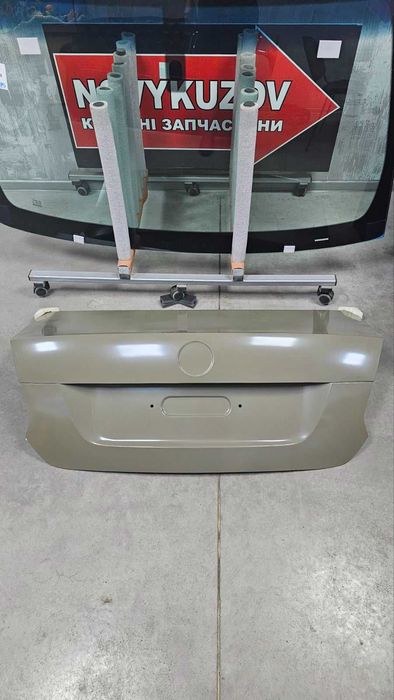 Крышка багажника кришка Volkswagen Polo Фольксваген Поло седан