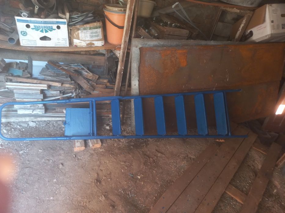 стремянка строительная  добротная