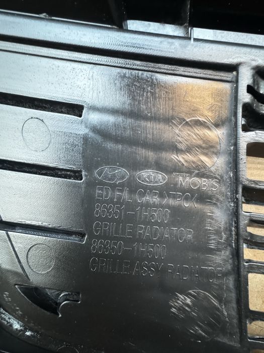 Решітка радіатора Kia Ceed 2009-2012