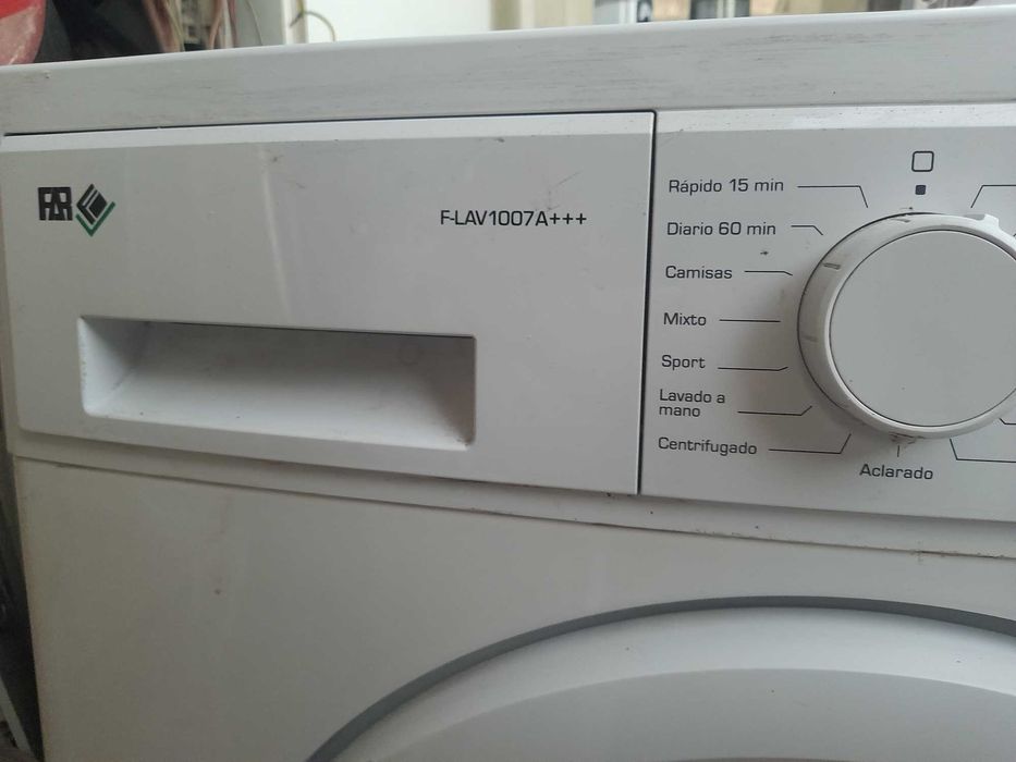 maquina de roupa FAR lava  7  quilos 1000 rpm exelente