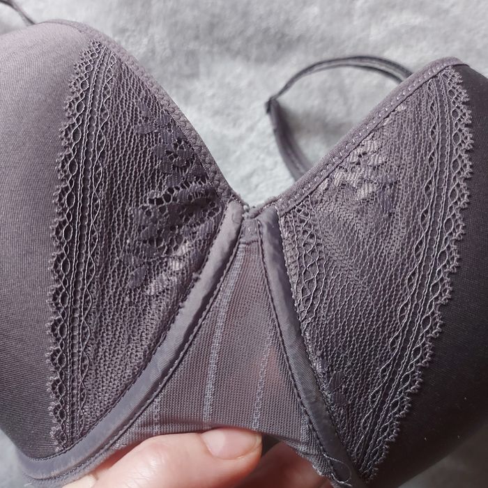 Бюстгальтер  новый 2 шт.