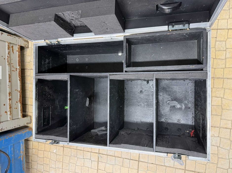 Flight Case para cabos 90 x 60 x 60 com divisórias e tabuleiro