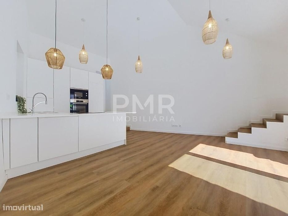 Moradia T2 Totalmente Remodelada em Caxias