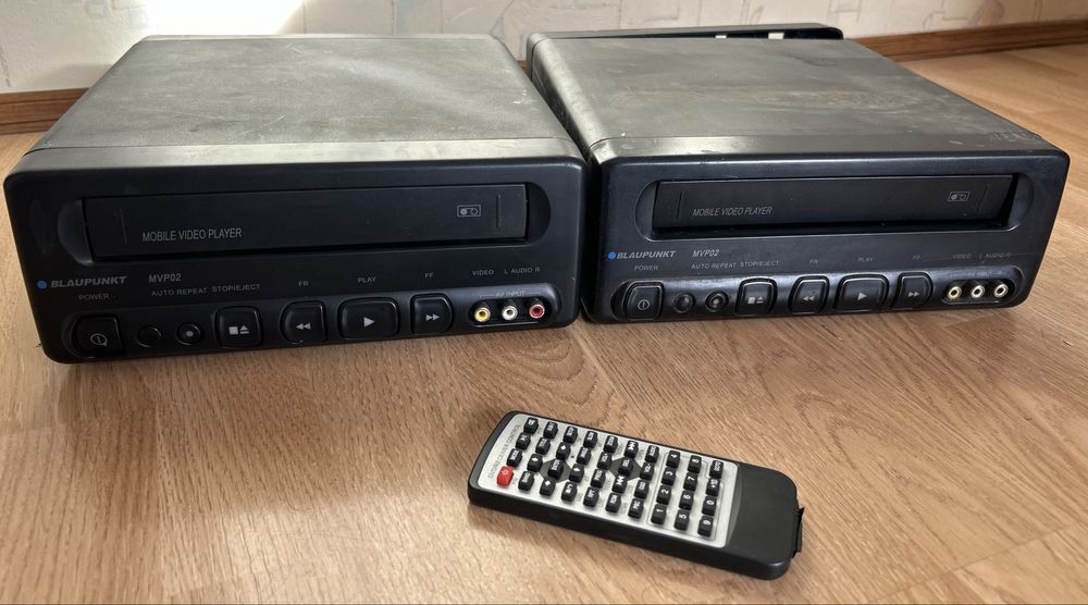Magnetowid VHS Blaupunkt MPV02 samochodowy autobusowy vintage retro