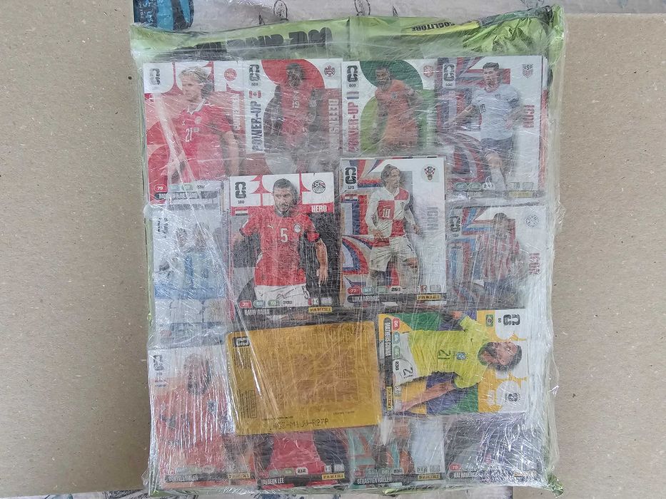 Vendo coleção cromos completa Panini Adrenalyn XL World Cup 2026