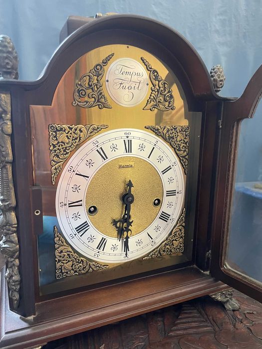 Relógio de mesa Hermle – Tempus Fugit