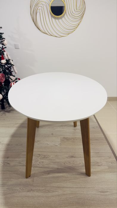 Vendo mesa arredondada madeira branco NOVA