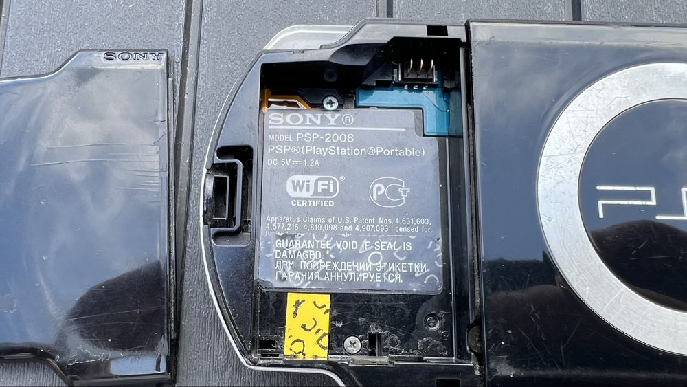 Sony PSP-2008 оригінальна, частково робоча