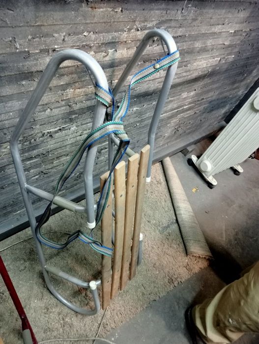 Sanki metalowo-drewniane