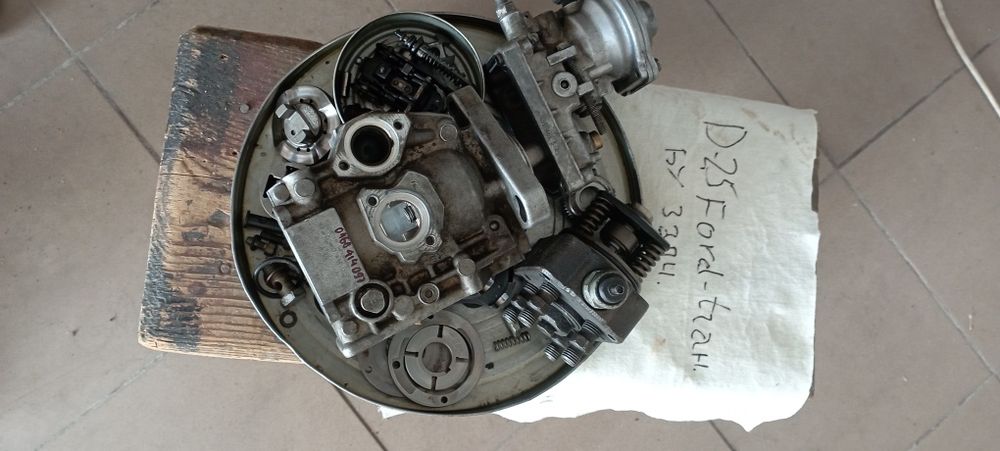 Паливні насоси на запчастини, різні.