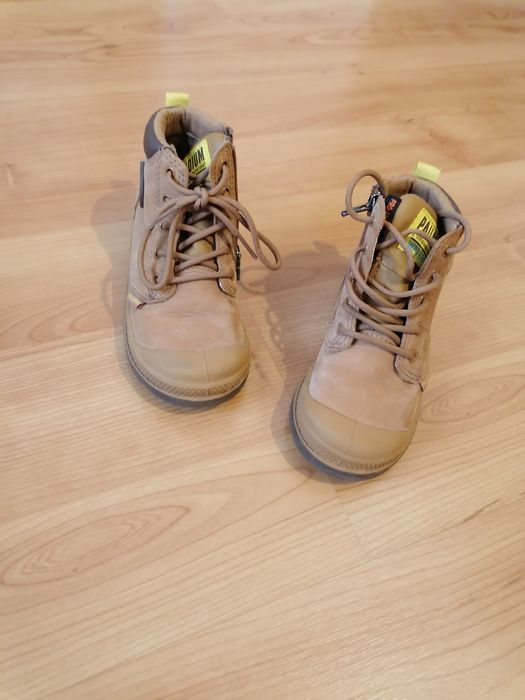 Botas palladium Castanhas