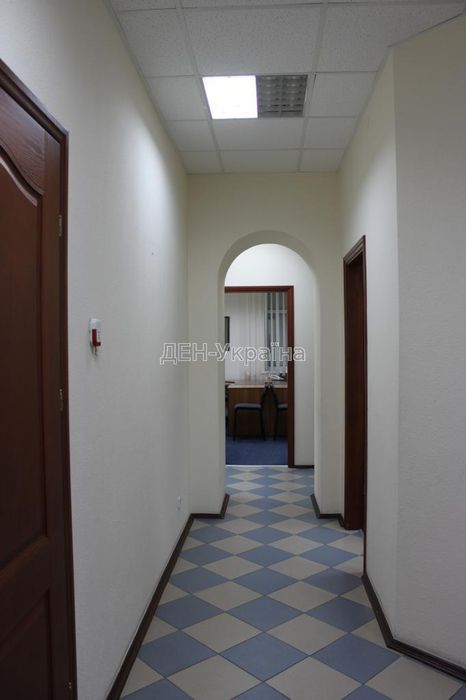 Печерськ. Офіс 110 кв.м на вул. Алмазова 1