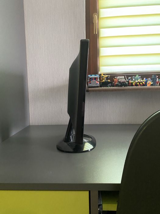 Продам монітор benq g2020hd