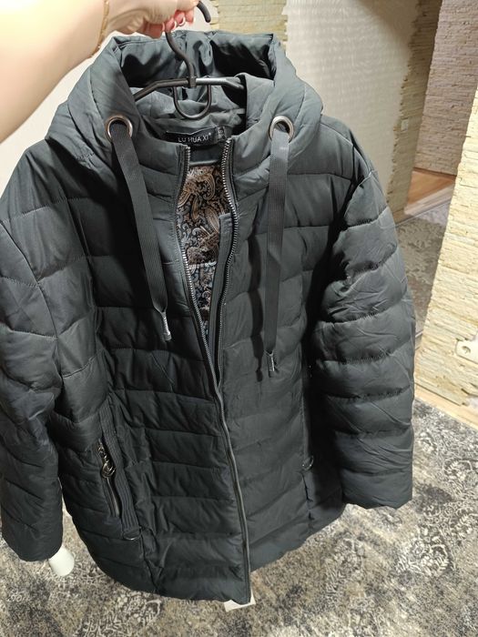 Куртка парка чорного кольору