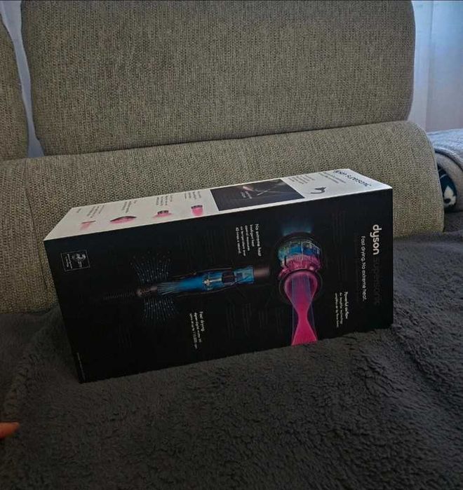 Nowa Stan idealny suszarka do włosów prezent  Dyson HD08