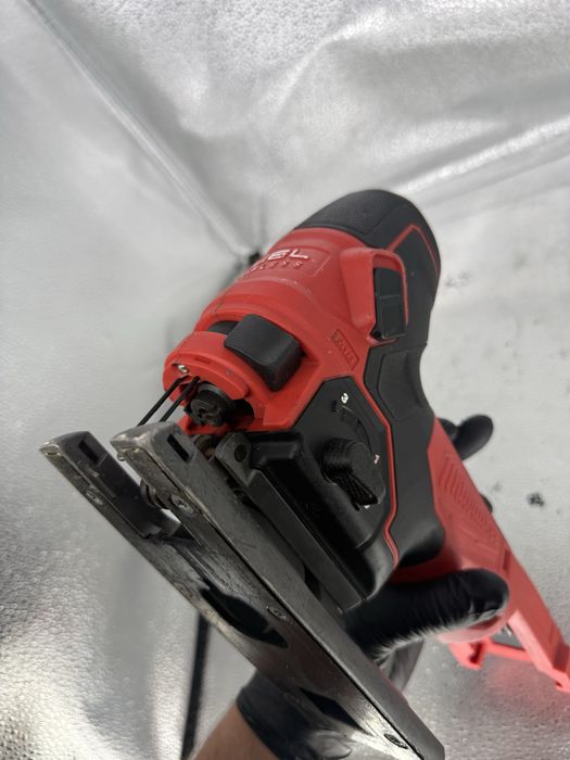 Безщітковий лобзик Milwaukee M18 FBJS