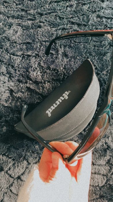 Óculos de sol diferentes