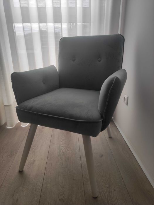 Ótimo estado! cadeira e banco comprido com arrumação