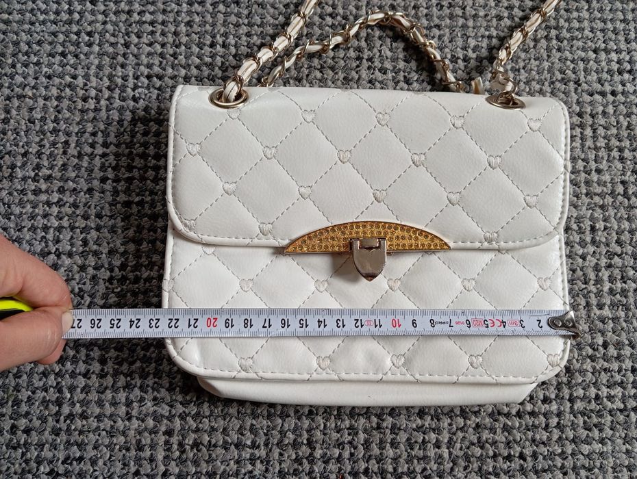 biała torebka typu crossbody marki Gallantry