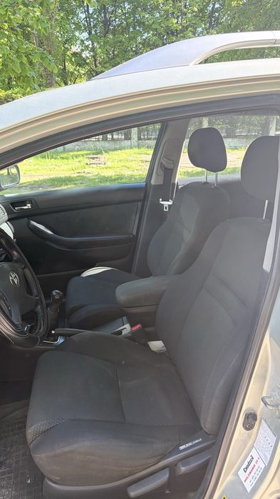 Toyota Avensis 2.0 дізель гарний стан