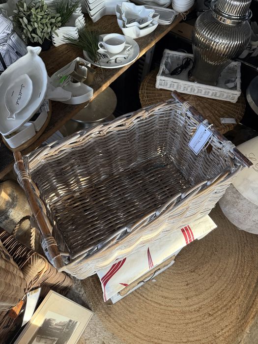 Ozdobny kosz pleciony