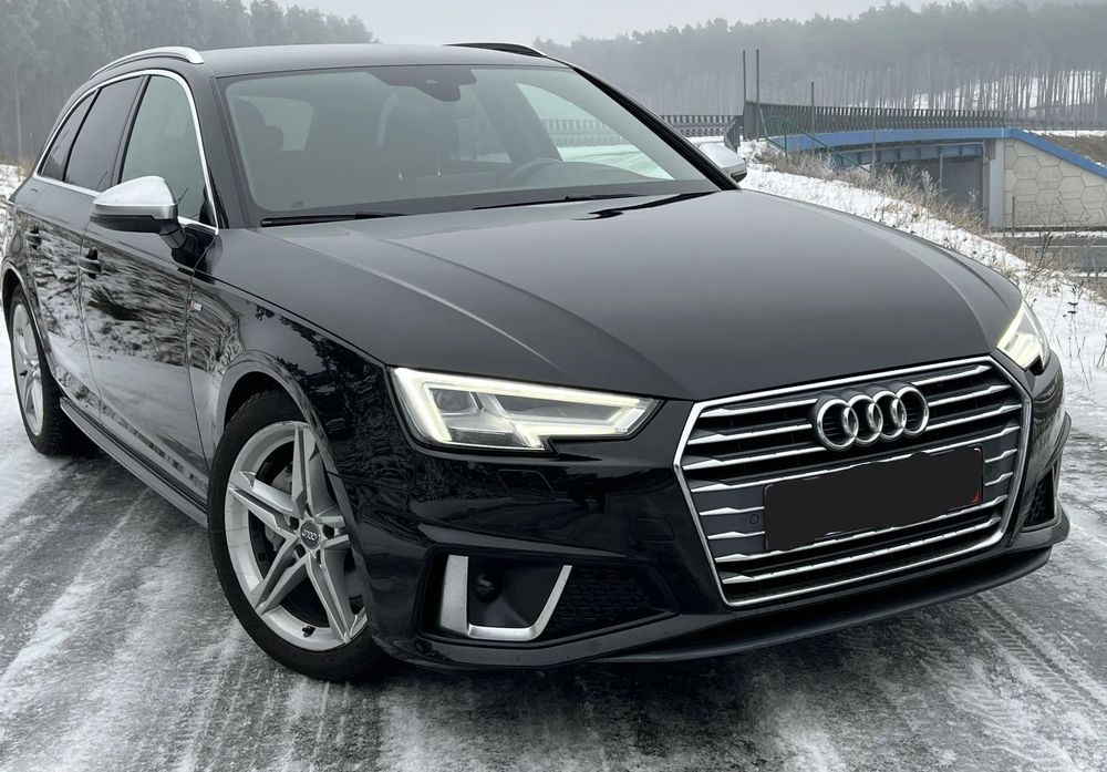 Audi A4 Avant 2.0 TDI 190 tdi full sline Competition Akt. Radary kamera Alu18 virtul