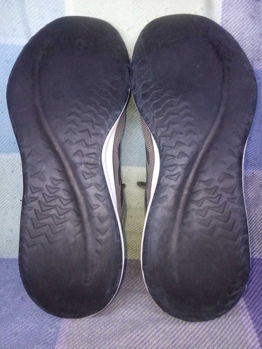 46(29,5) Adidas кросівки