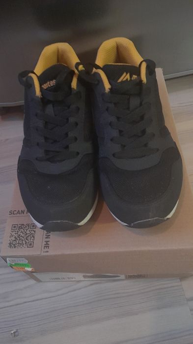 Buty sportowe rozm.36