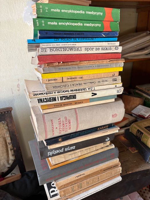 Książki różne: filozofia, teatr, angielski, historia…