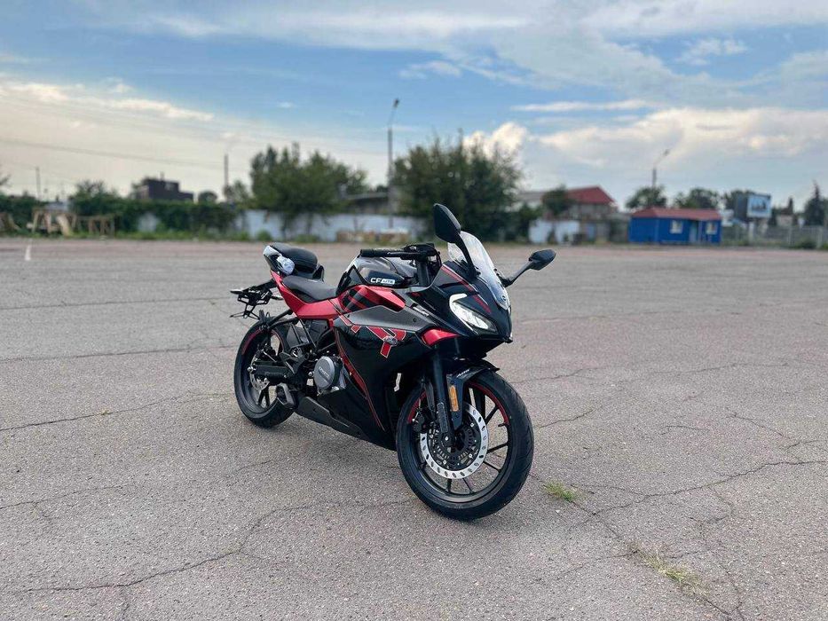 Один на все місто! Мотоцикл CFMOTO 250SR LITE