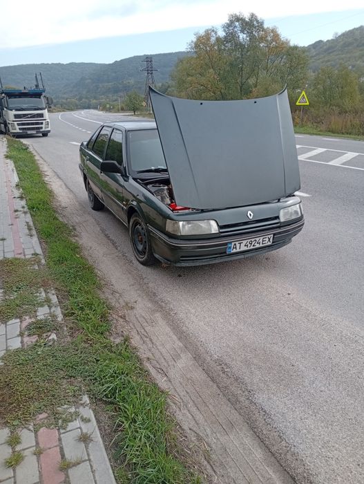 автомобіль Рено 21