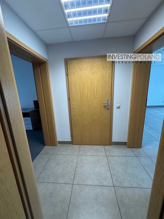 Lokal na parterze; biuro, handel, usługi