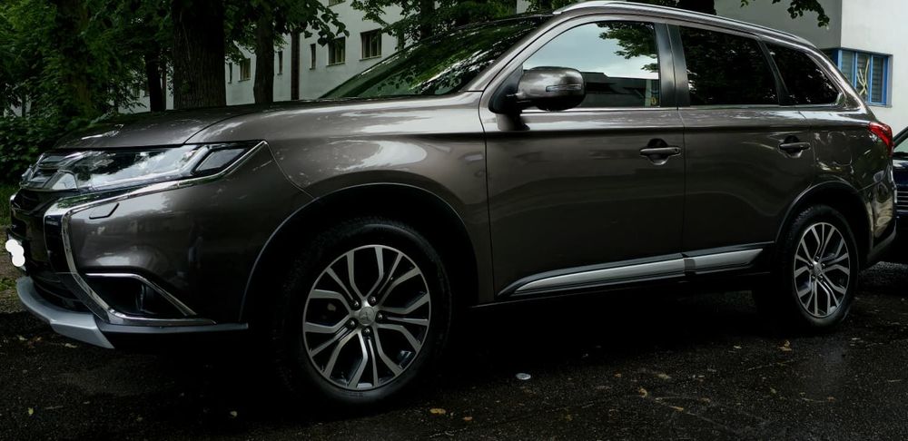 Mitsubishi Outlander Mitsubishi Outlander III FL 2.0 Benzyna 4x4 Automat | 2018 | 131 000
