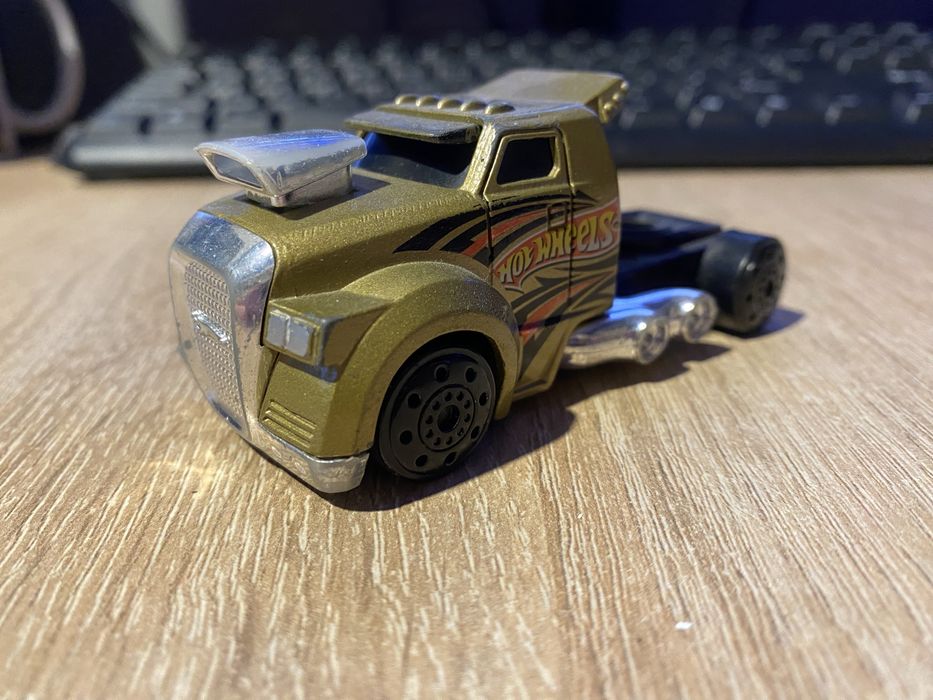 Cieżarówka Hot Wheels