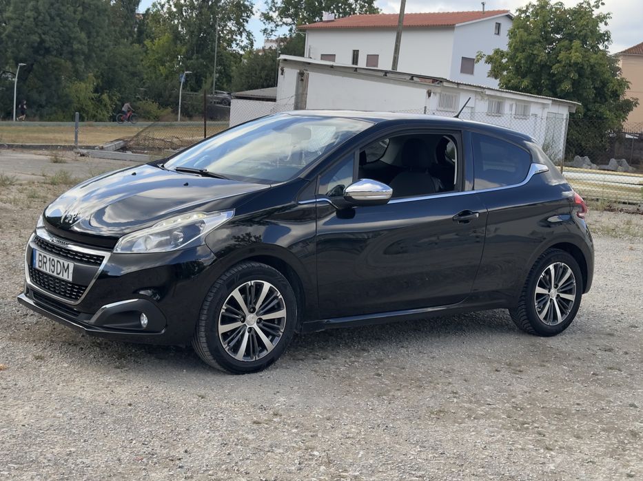 Peugeot 208 1.2 PureTech Allure Coupé 110 cv, ano 2016, com 135.000 km